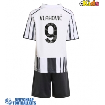 Juventus Dusan Vlahovic #9 Replica Home Minikit 2025-26 Short Sleeve (+ pants)